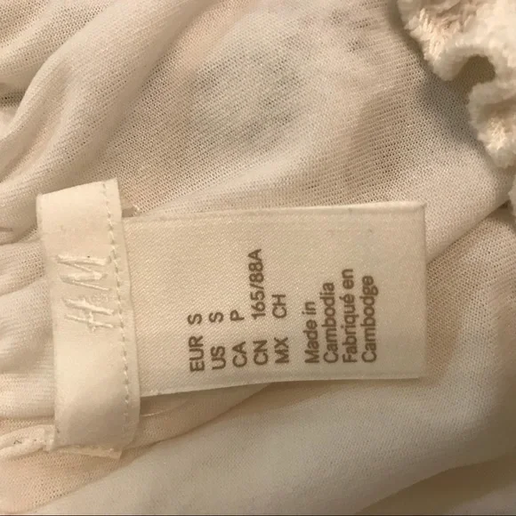 Flirty H&M lace lined off the shoulder blouse - Picture 5 of 5